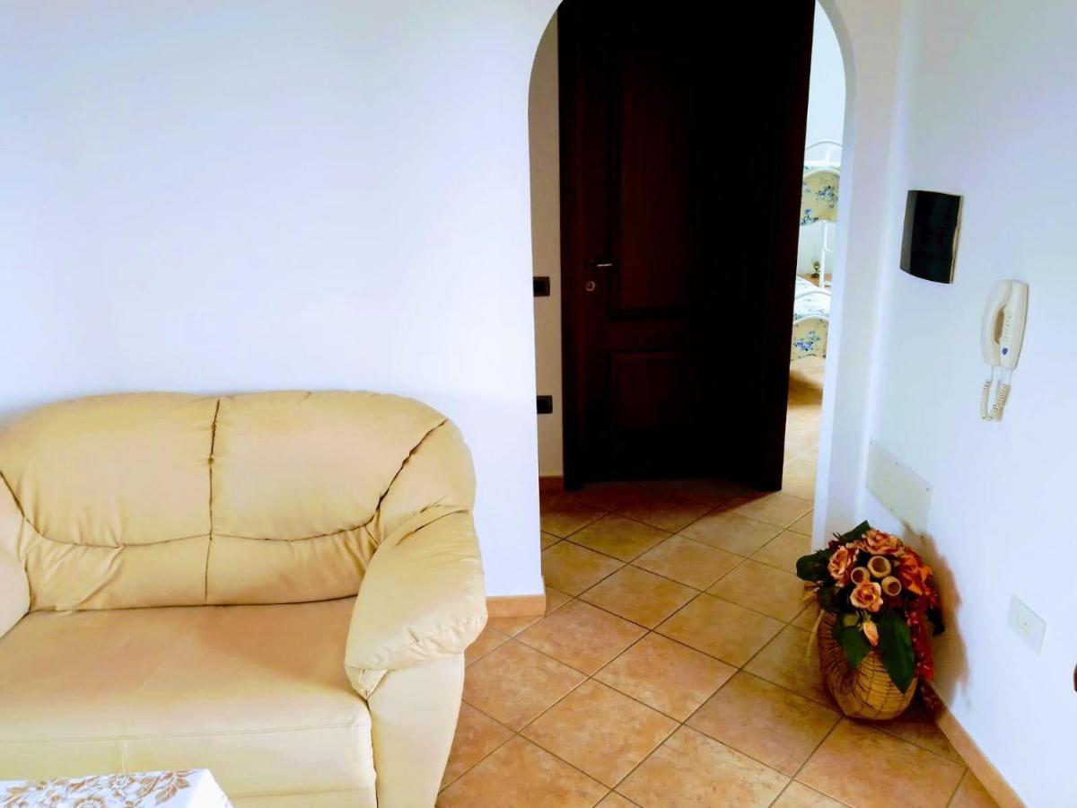 Residenza Rosa Maria Appartement Orosei Buitenkant foto