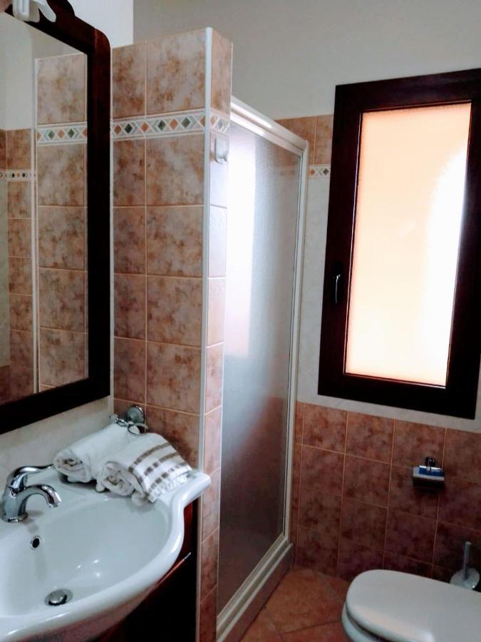 Residenza Rosa Maria Appartement Orosei Buitenkant foto