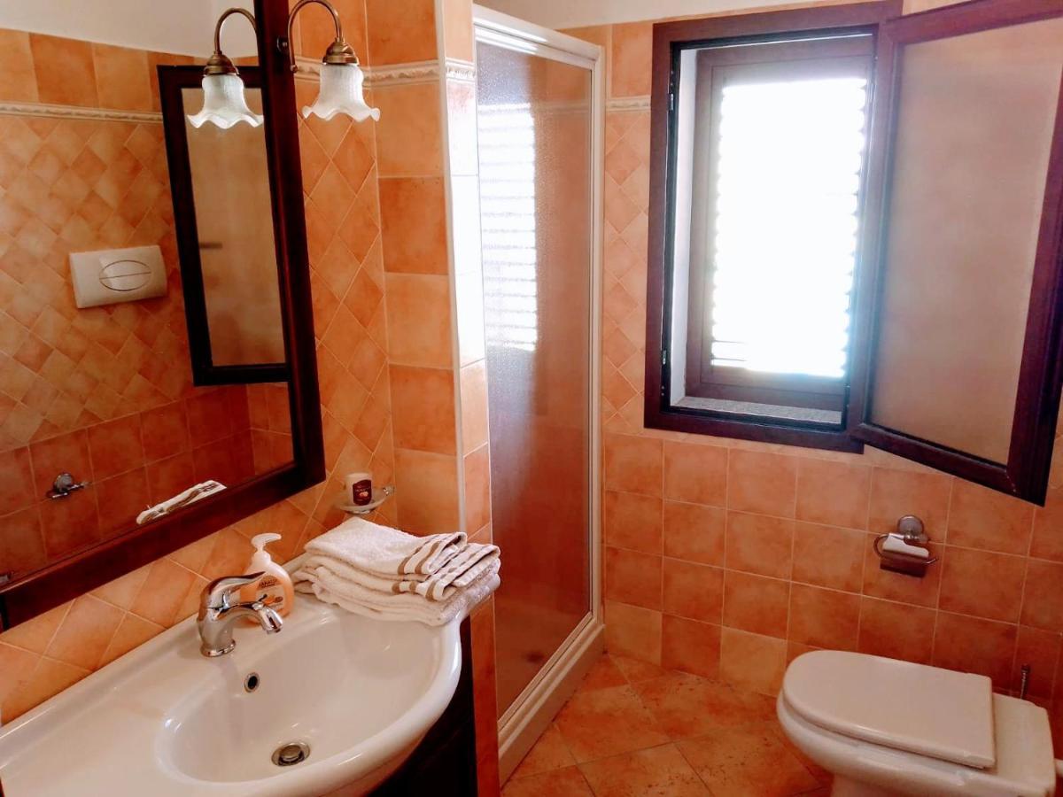 Residenza Rosa Maria Appartement Orosei Buitenkant foto